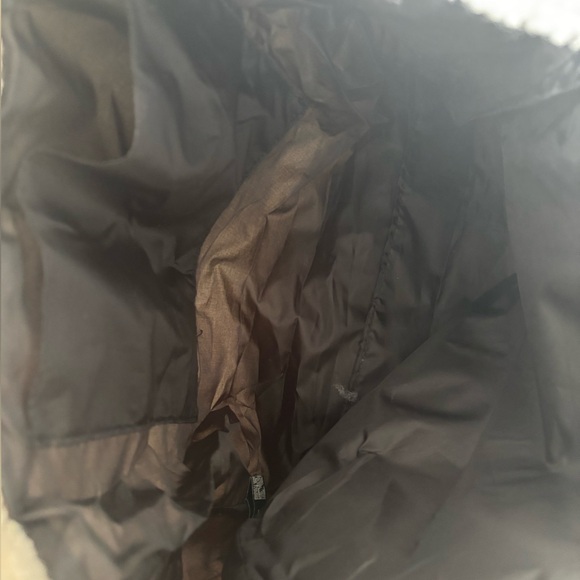 Victoria's Secret White Sherpa Tote "NWT" - Picture 4 of 5